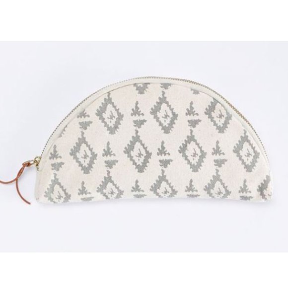 Mud Pie | Canvas Zip-Up Cosmetic Purse | Grey Ikat | OS - Picture 1 of 1